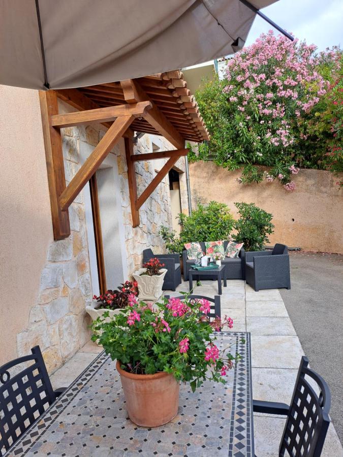 Gite Mireille Carros Εξωτερικό φωτογραφία